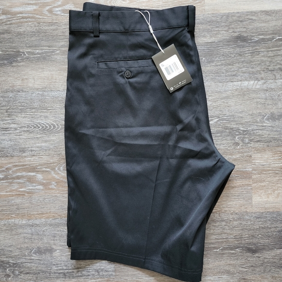 Nike Golf Shorts (NEW)